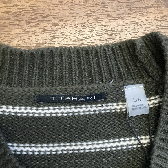 T. Tahari green white stripe pullover sweater size large - Picture 2 of 7